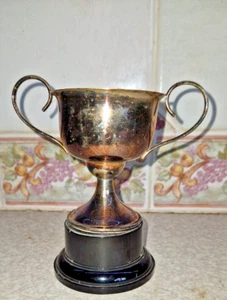VINTAGE SILVER PLATED TWIN HANDLED TROPHY ON BAKELITE STAND 6" TALL - Picture 1 of 8