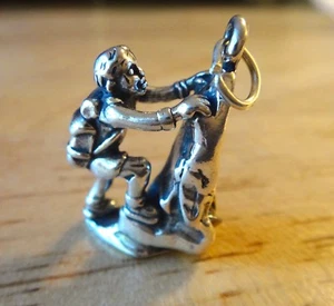 Dije de escalador de montaña de roca pesada grande de plata de ley 3D 23x5 mm 6,5 g - Imagen 1 de 10