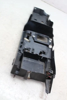 02-03 YAMAHA YZF R1 TRASERO TRASERO TRASERO INFERIOR BATERÍA BANDEJA PLÁSTICO Foto 1 de 4