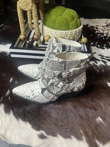 Gianni Bini Jeydda Buckle M3 Snakeskin Leather Ankle Bootie WOMENS SZ 6.5 - Picture 1 of 12