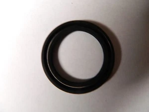 SELLO RUEDA TRASERA LATERAL GRANDE CZ NÚMERO DE PIEZA 61-9401-0400 - Imagen 1 de 2