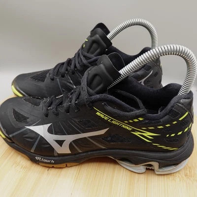 Zapatos Mizuno Wave Lightning Z para mujer 6W negro amarillo tracción defectos de voleibol Foto 1 de 4