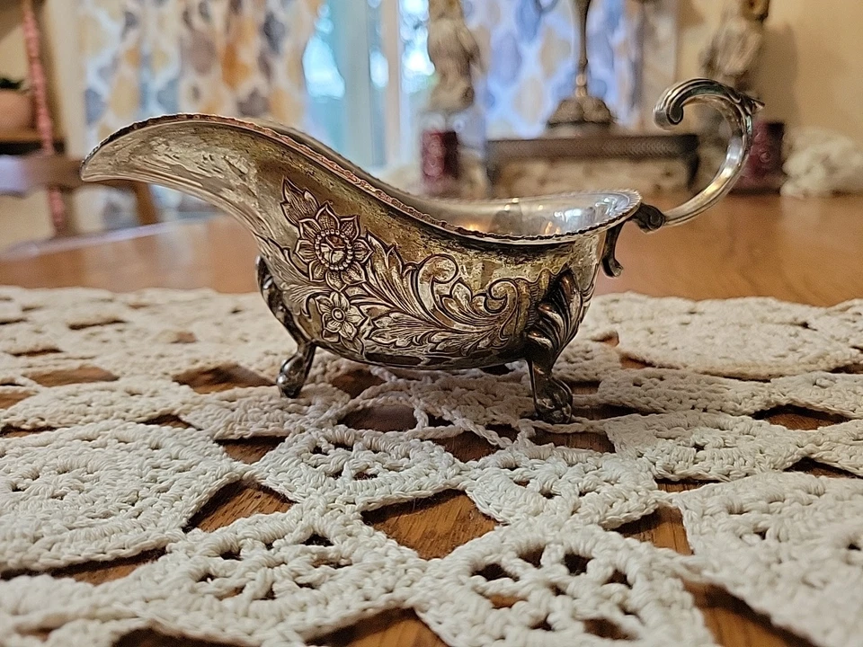 Antigo barco de molho banhado a prata final do século XVIII DSO, desgaste por dentro.  - Imagem 1 de 4