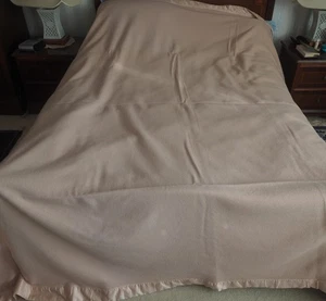 Vintage Peach Wool Blanket, Satin edging, Super King 270 x 250 cm - Picture 1 of 2
