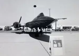 Vintage USAF SR-71 Blackbird YF-12 Spy Plane Photo Edwards AFB CA 1970s - Bild 1 von 4