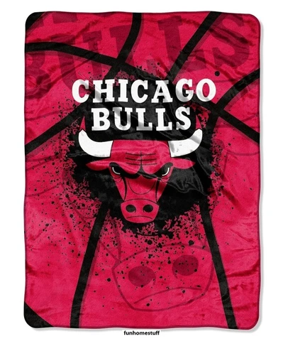 CHICAGO BULLS NBA BASKETBALL SPORTS FAN TWIN / FULL SOFT RASCHEL THROW BLANKET Cover