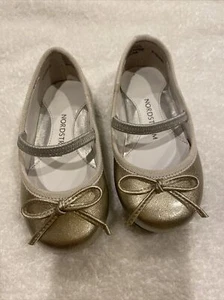 Nordstrom mary jane silver size 5 toddler - Picture 1 of 4