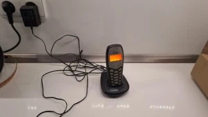 Siemens Gigaset A15 z ładowarką, zasilaczem i urządzeniem mobilnym bez akumulatora  - Zdjęcie 1 z 6