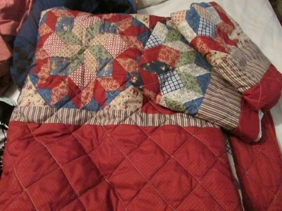 Lightweight Queen Size Quilt & Shams - Image 1 of 2