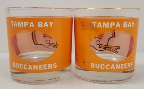 2 VTG Tampa Bay Buccaneers Cocktail Glasses Orange Frosted Helmet Logo Window Cover