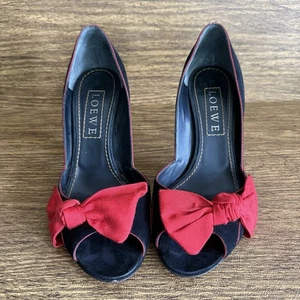 Loewe Black Sueded 3.5” Black Peep Toe Heels w/ Red Bow Flamenco Spanish Size 39 - Picture 1 of 13