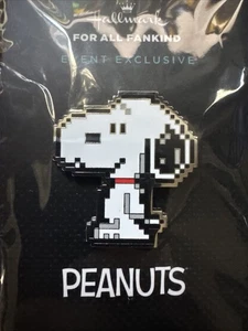 SDCC 2025 HALLMARK PEANUTS - SNOOPY PXL8 EMAILLE ANSTECKNADEL Sofortversand - Bild 1 von 1