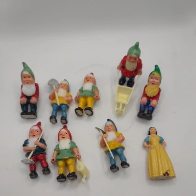 Figuras de plástico vintage de Blancanieves y enanos adornos para pasteles Hong Kong 9 piezas  Foto 1 de 4