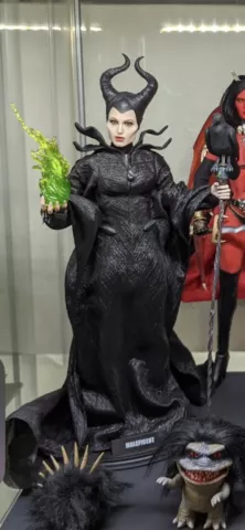 Hot Toys 1/6 Scale Disney Movie Maleficent Angelina Jolie Action Figure w/Box Cover