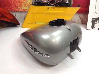 Оригинальный топливный бак 08–23 Harley Touring Ultra Street Glide 6 галлонов с эмблемами - Изображение 1 из 4