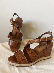 Patricia Nash Espadrille Tooled Leather Wedge Size 6.5 Tan - Picture 1 of 9