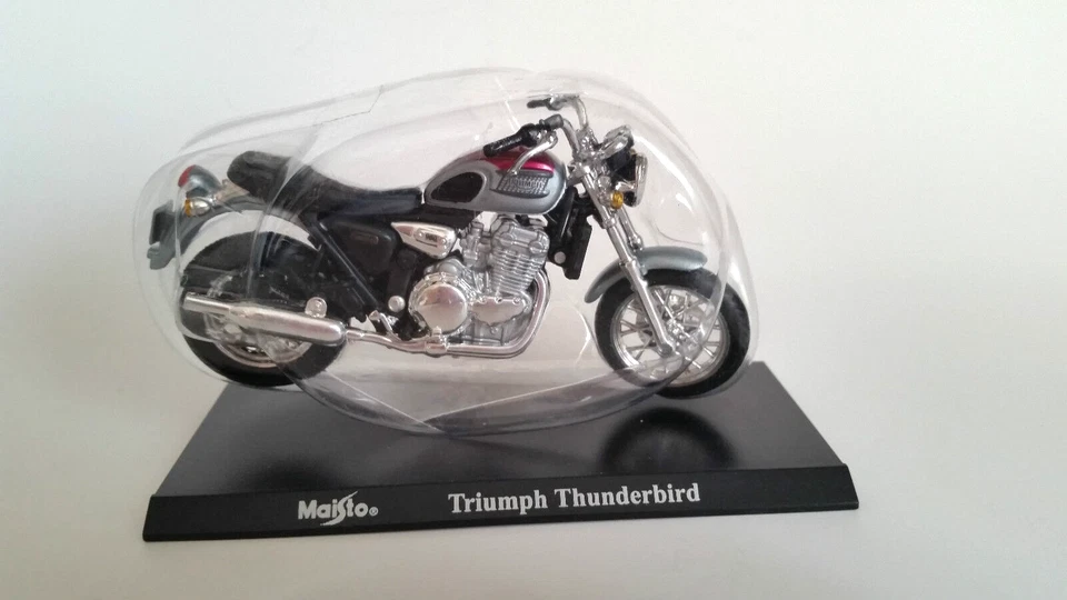 MAISTO 1/18 TRIUMPH THUNDERBIRD - Immagine 1 di 1