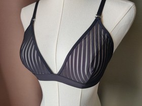 NWT Maison Close Luxury Lingerie Bande &agrave; Part Triangle bra L/8