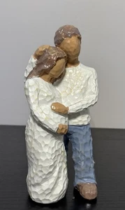 "Estatua de resina para pareja embarazada negra de 7,25"" pintada a mano abrazo bebé esperando" - Imagen 1 de 7