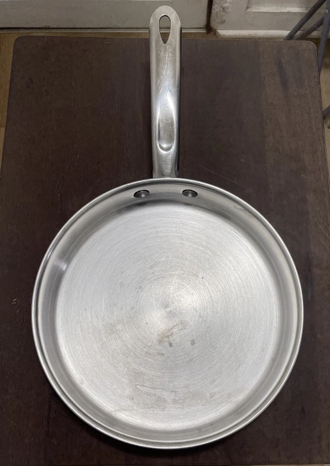 Sartén diaria de 10 pulgadas MARTHA STEWART ~ lista para estufa/horno, fondo de cobre Foto 1 de 3