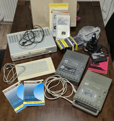 !KONVOLUT! DDR Robotron-Computer KC85/4 mit Modul M008, Tastatur und vieles mehr - Bild 1 von 4