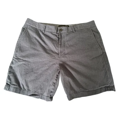 Club Monaco Baxter Fit Striped Shorts Men's Size 32 Flat Front Casual - Image 1 of 4