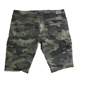 True Religion Shorts Men Size 42 Camo Green Geno Cutoff Cargo - Picture 1 of 9
