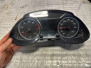 2009-2010 AUDI Q5 INSTRUMENT SPEEDOMETER GAUGE CLUSTER 8R0920950B OEM - Picture 1 of 5