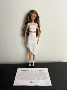 Barbie Signature Looks Made To Move #1 Lina Collection Modepuppe ohne Karton - Bild 1 von 4