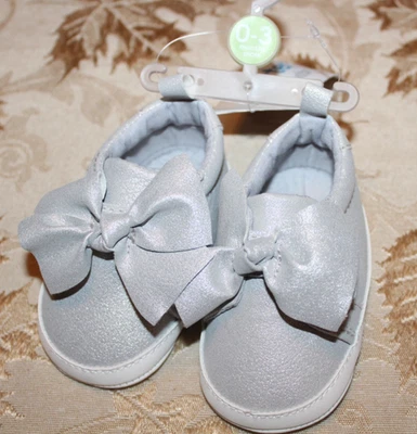 NEW Carter's Baby Girl Low Top Metallic Sneaker Shoe w/Bow Sz 1 (0-3M) Silver - Image 1 of 3