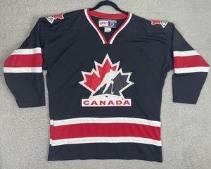 Camiseta deportiva de colección CCM del equipo nacional de hockey de Canadá para hombre mediana 50 negra bordada - Imagen 1 de 9