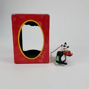 Looney Tunes Warner Pepe Le Pew Christmas Ornament 1995 - Picture 1 of 6