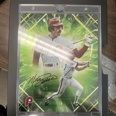 Imagen autografiada de gran tamaño de Mike Schmidt 2025 Under Wraps Emanate.  Foto 1 de 4