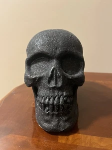 Calavera de espuma con brillo negro - Imagen 1 de 11