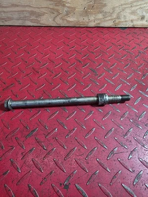 Yamaha V Star 650 2003 eje delantero clásico Foto 1 de 4