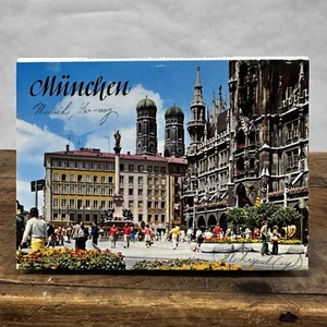 Vintage München Germany Souvenir Postcard Book Of 12 City Landmarks - Picture 1 of 11