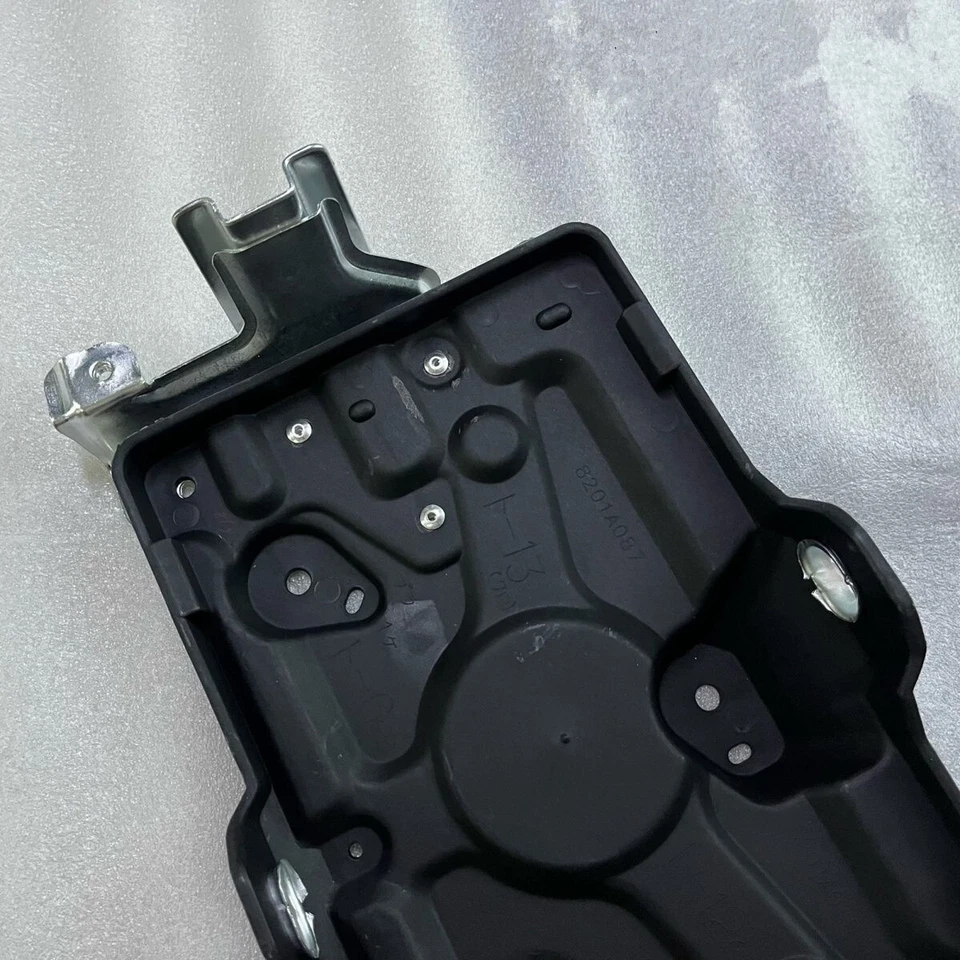 Battery Tray 8201A087 For Mitsubishi Pajero Montero V88W V86W V98W V96W 06-21 - Imagem 1 de 4