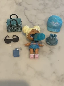 Figura Muñeca Serie GLITTER CURIOUS QT LOL Sorpresa Glam Glitter + Accesorios’s - Imagen 1 de 3