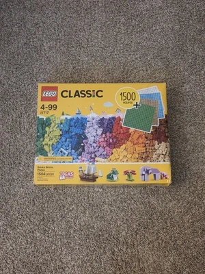 Sealed Lego Set Bricks Bricks Plates (11717) 1500+ pcs - Image 1 of 4