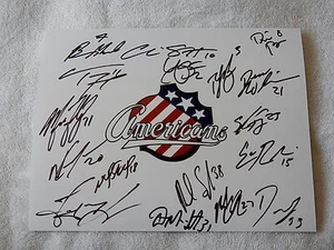 Foto 11/12 Rochester Americans Team Auto 8x10 con sciabole di bufalo Brayden McNabb - Foto 1 di 1
