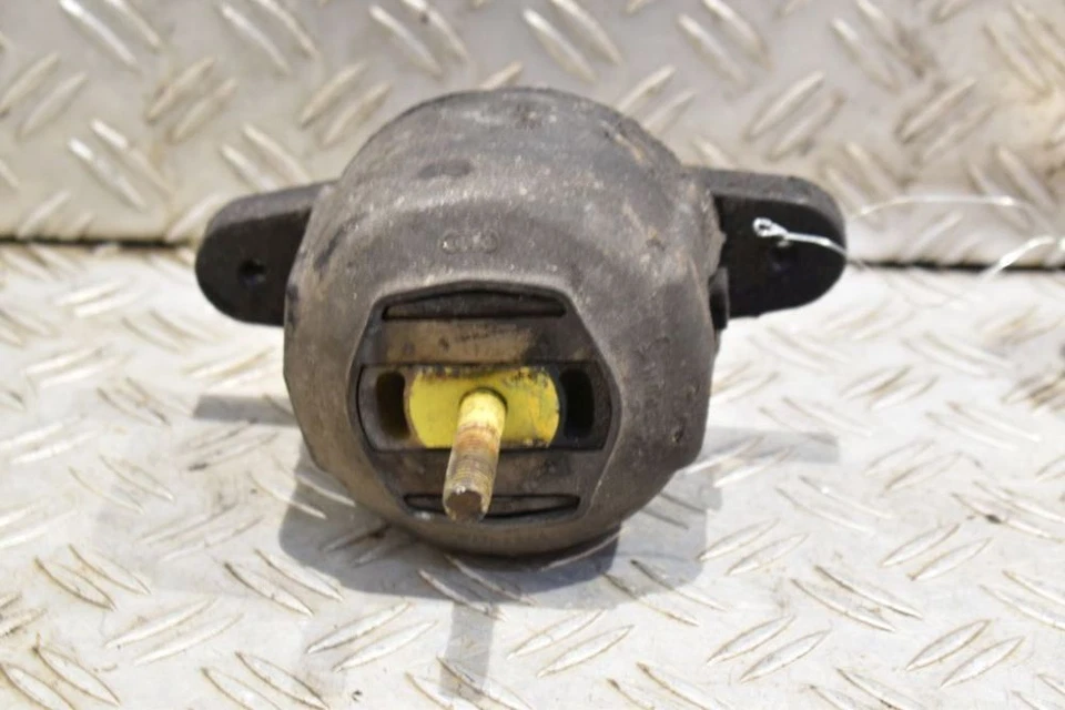 Soporte de motor delantero izquierdo AUDI A8 4E 4.0 TDI QUATTRO Foto 1 de 1