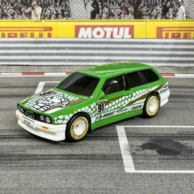 Hot Wheels BMW M3 Wagon Super Treasure Hunt look personalizado intercambio de ruedas pilotos reales Foto 1 de 4