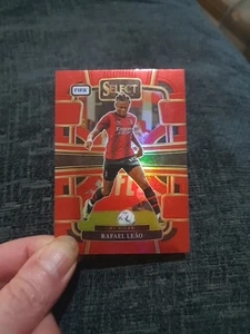 💥Rafael Leao Red Panini FIFA Select 2023/2024 Fußball AC Milan #33 - Bild 1 von 2