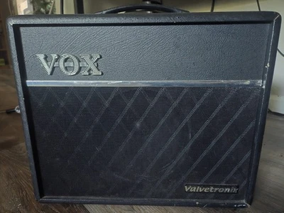VOX VT20 Guitar Amplifier - Image 1 of 3