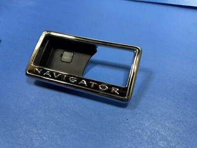2007-2014 Lincoln Navigator PASSENGER RIGHT FRONT Interior Door Handle Trim - Image 1 of 4