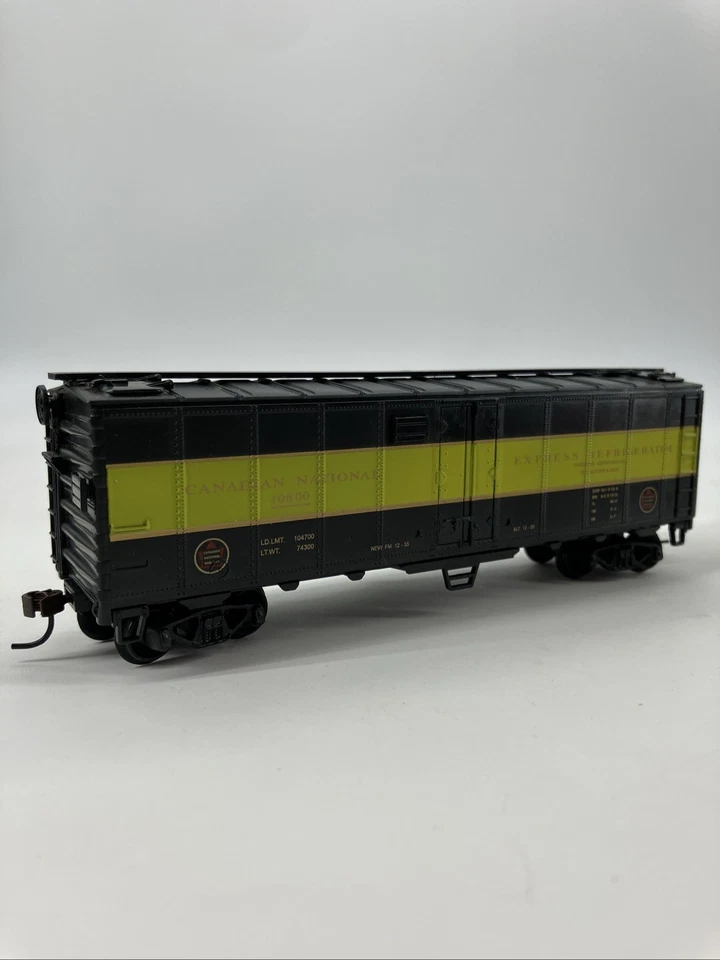 HO Scale 40' Box Car, Canadian National, Black & Green, #10600 - Image 1 of 4