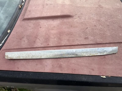 Buick Special Century Roadmaster 1955 panel de llenado de parrilla inferior de repuesto Foto 1 de 4