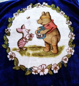 Manta Winnie The Pooh Azul Imitación Piel 41" pulgadas X 56" pulgadas Buen Estado NOTAS - Imagen 1 de 6