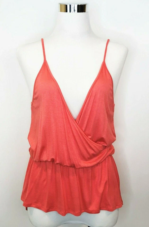 New Madigan sz M Crossover Deep V Neck Drape Tank Top Cami coral Peplum Knit  - Imagem 1 de 4