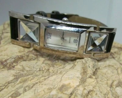 Женские часы украшенный драгоценными камнями браслет наручные часы серебристого тона новый аккумулятор - Изображение 1 из 4